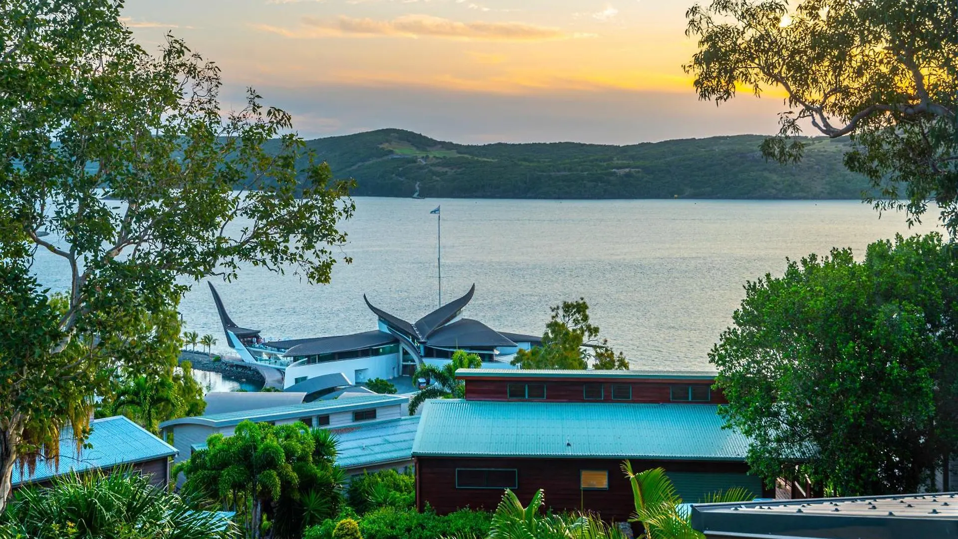 Vakantiehuis Heliconia 1 Hamilton Island 3 Bedroom Ocean Views With Golf Buggy Australië