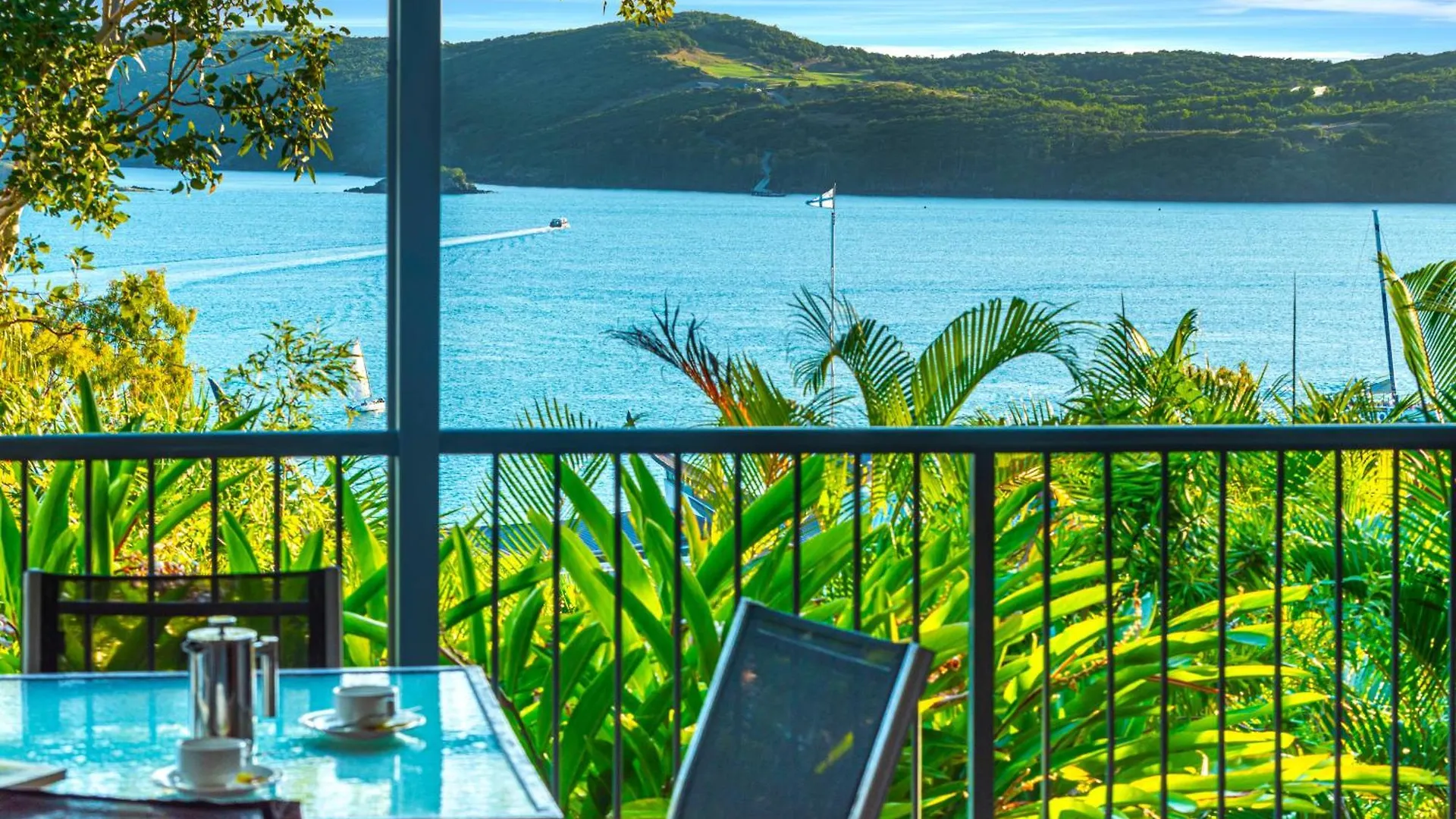 Vakantiehuis Heliconia 1 Hamilton Island 3 Bedroom Ocean Views With Golf Buggy