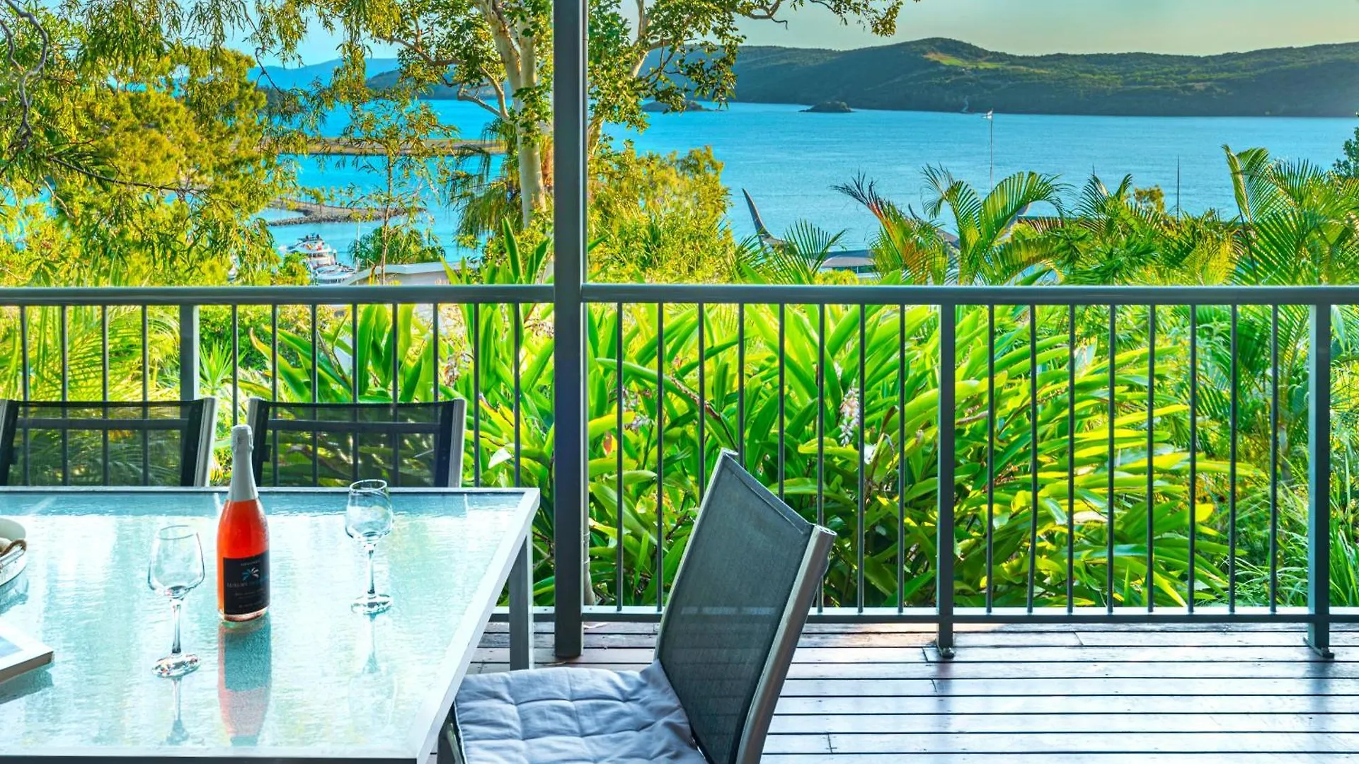 Heliconia 1 Hamilton Island 3 Bedroom Ocean Views With Golf Buggy 0*,  Australië